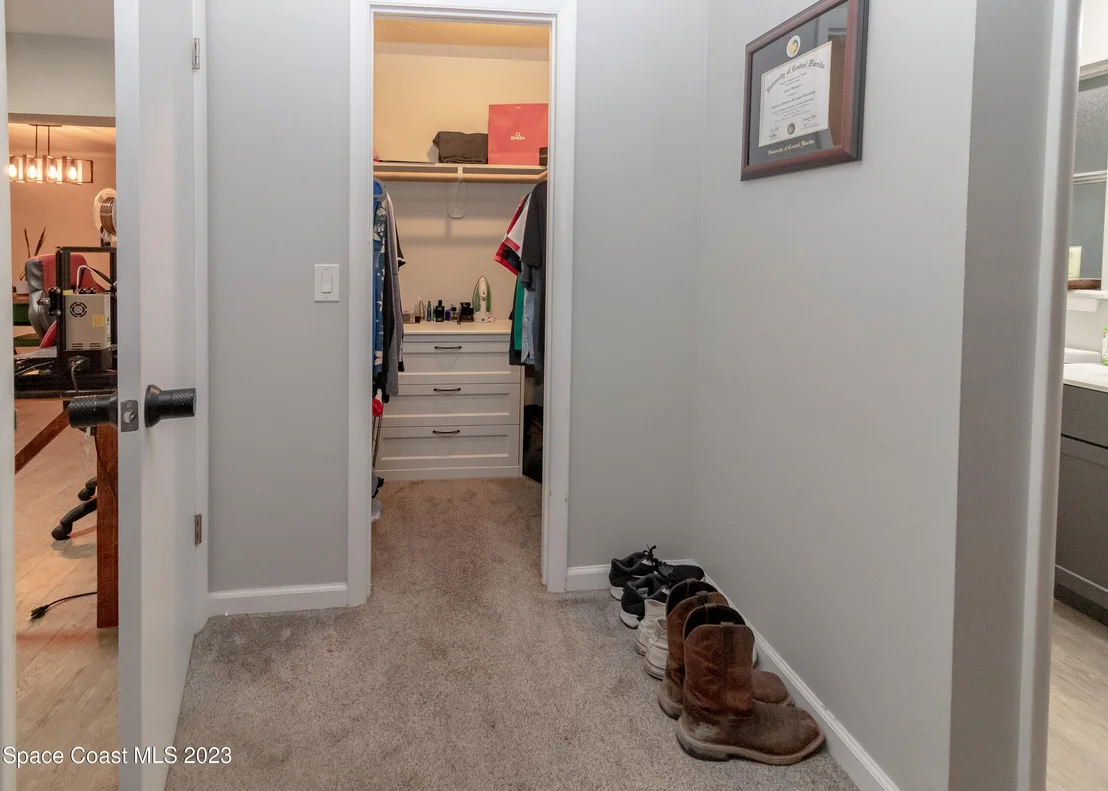 Photo of 800 Mark David Boulevard
