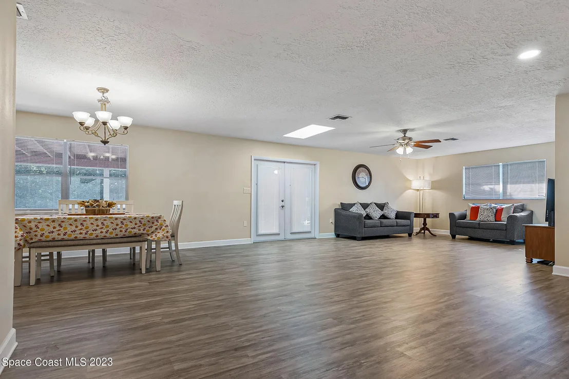 Photo of 1299 Troon Way