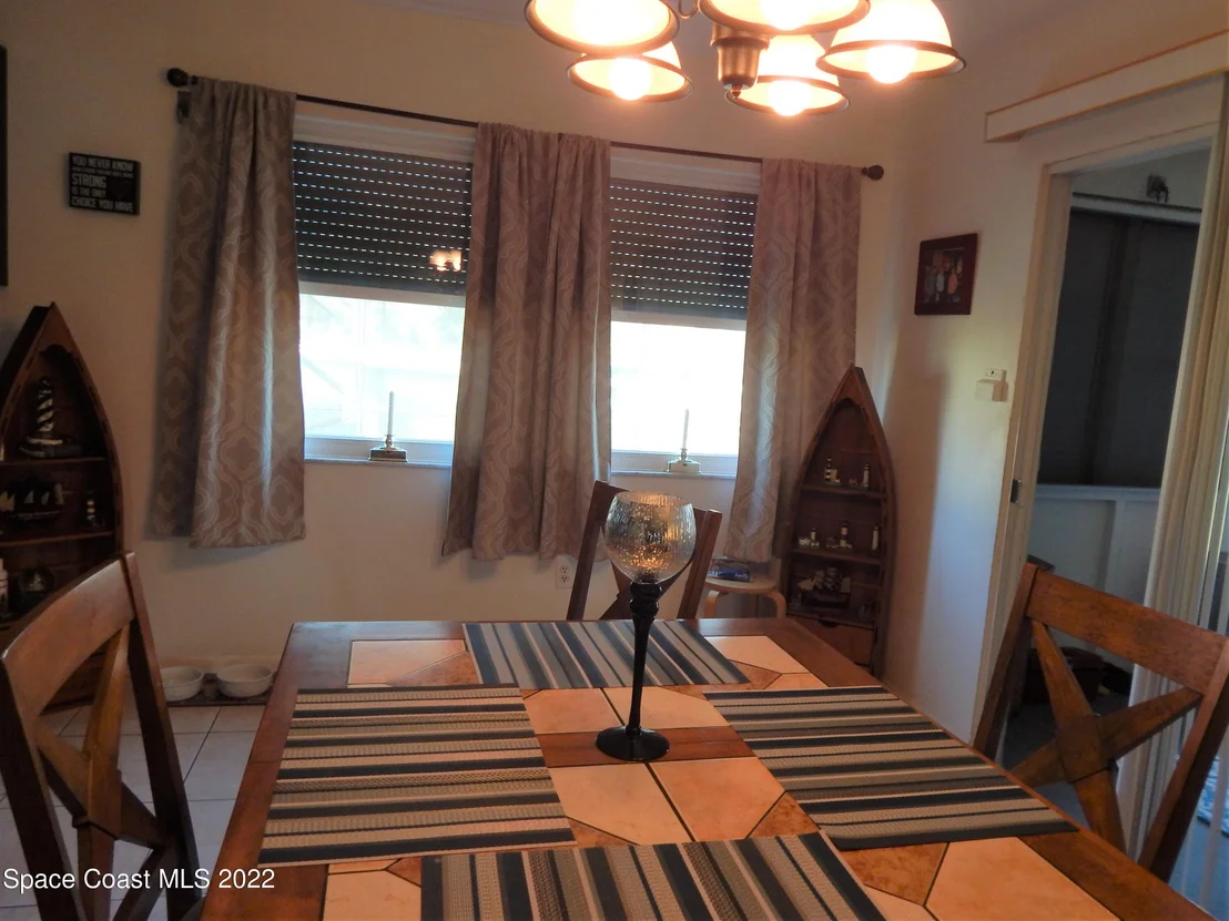 Photo of 1638 Riviera Drive NE