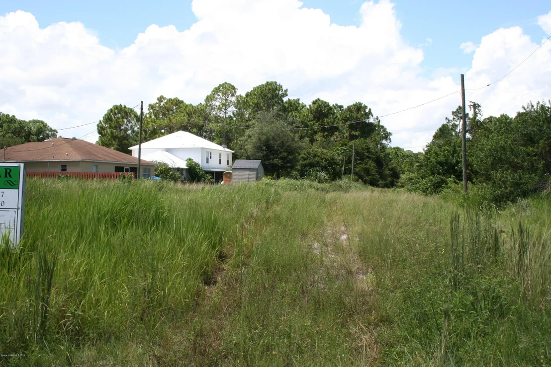 Photo of 1002 Commerce Road SE