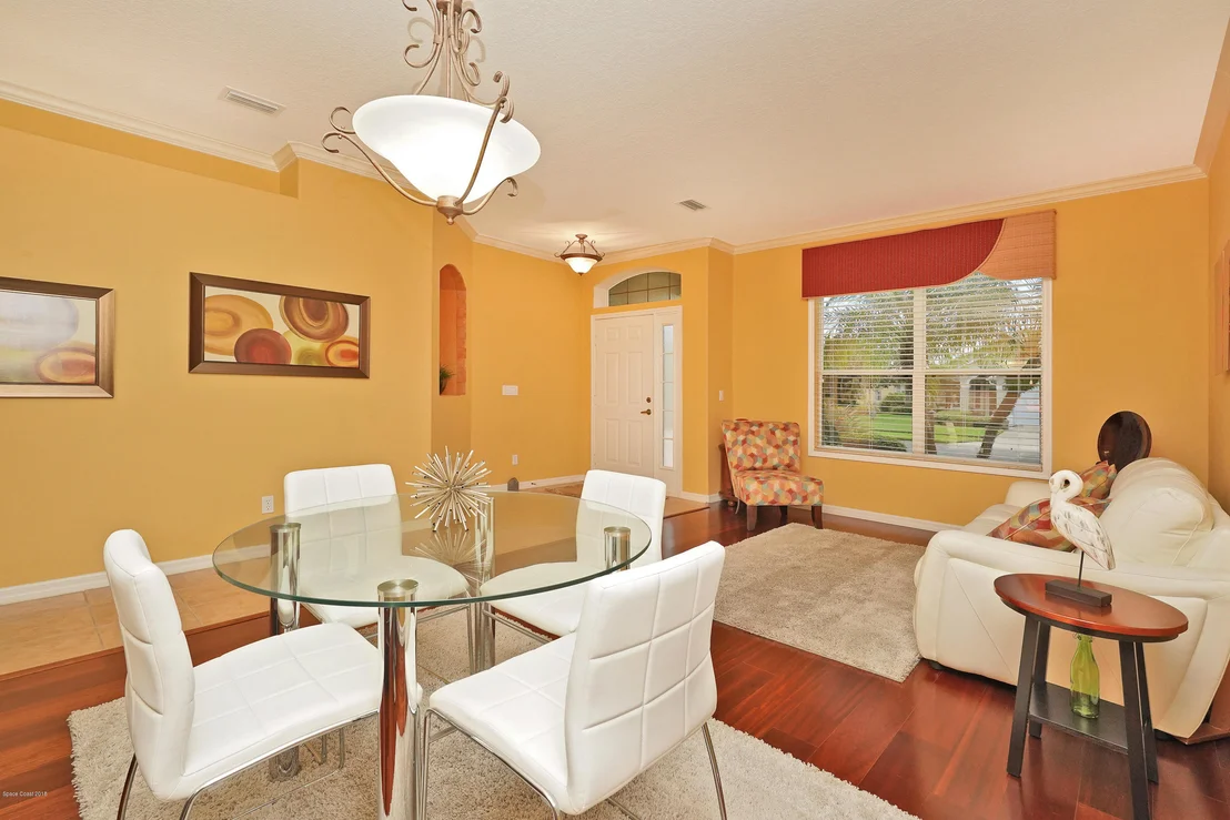 Photo of 4620 Portage