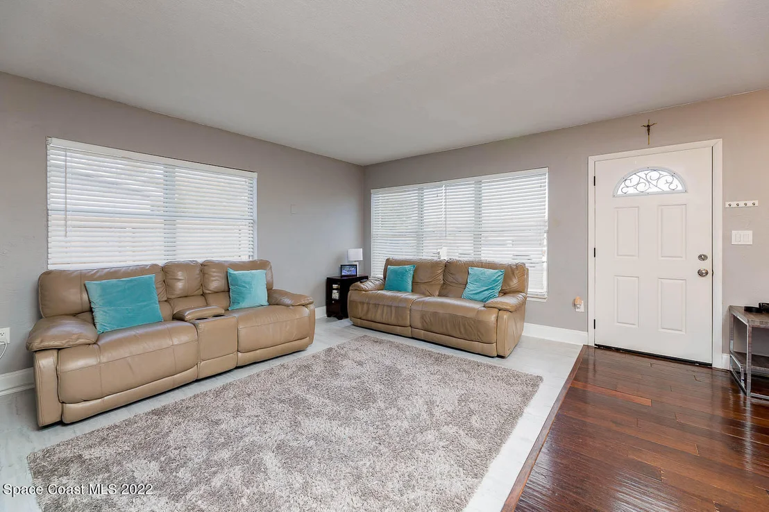 Photo of 201 W Alma Drive