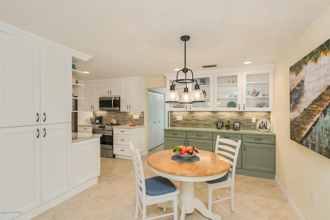 Photo of 449 Thrush Drive