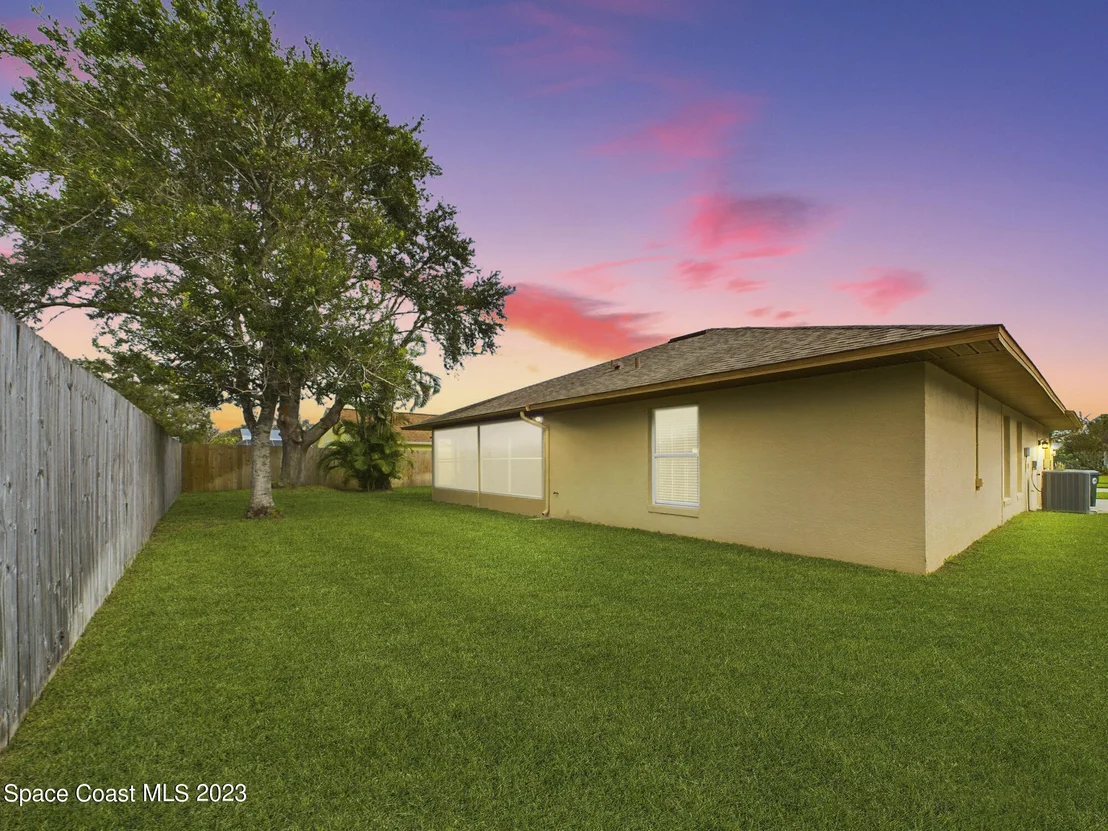 Photo of 1211 Meadow Lake Road