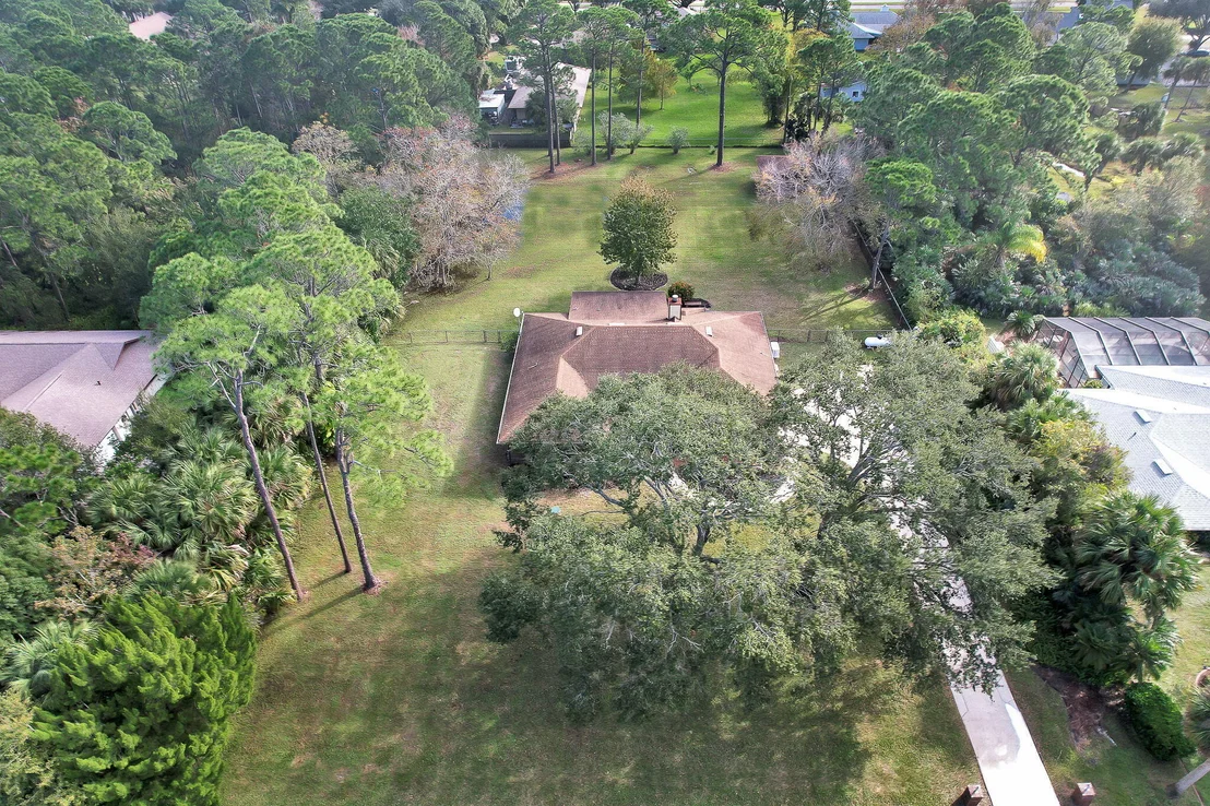 Photo of 1810 Laurel Oak Drive