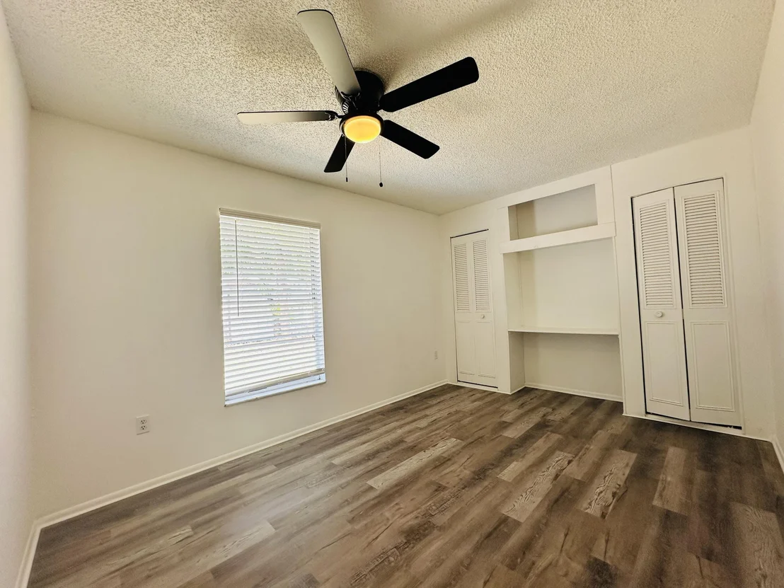 Photo of 5680 Holden Road