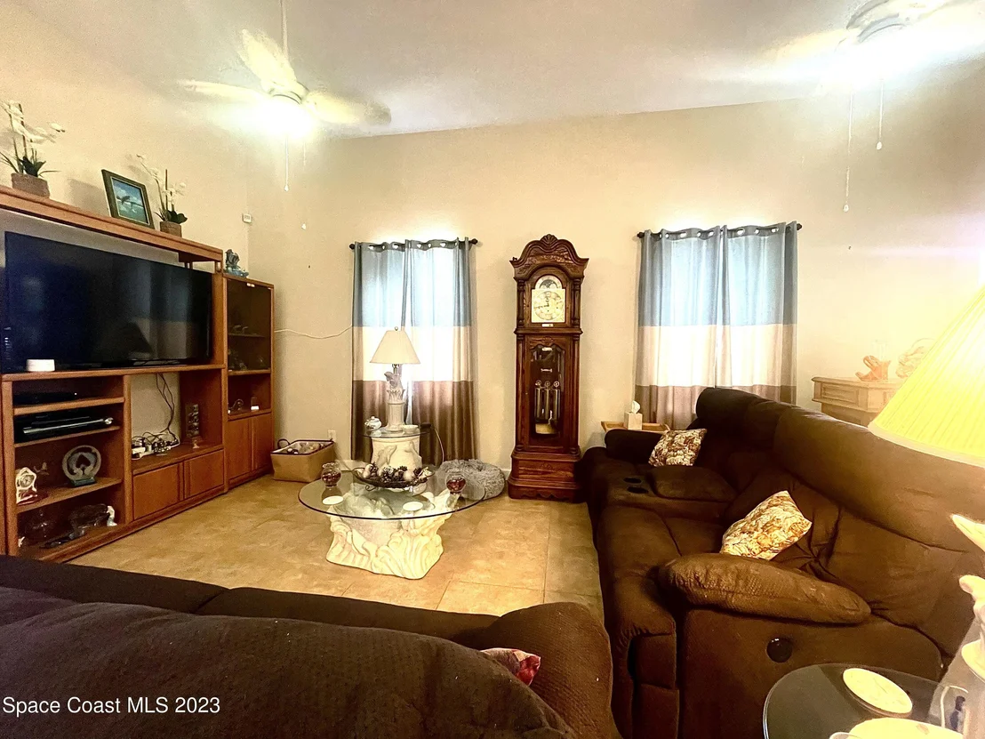 Photo of 471 Carley Lane