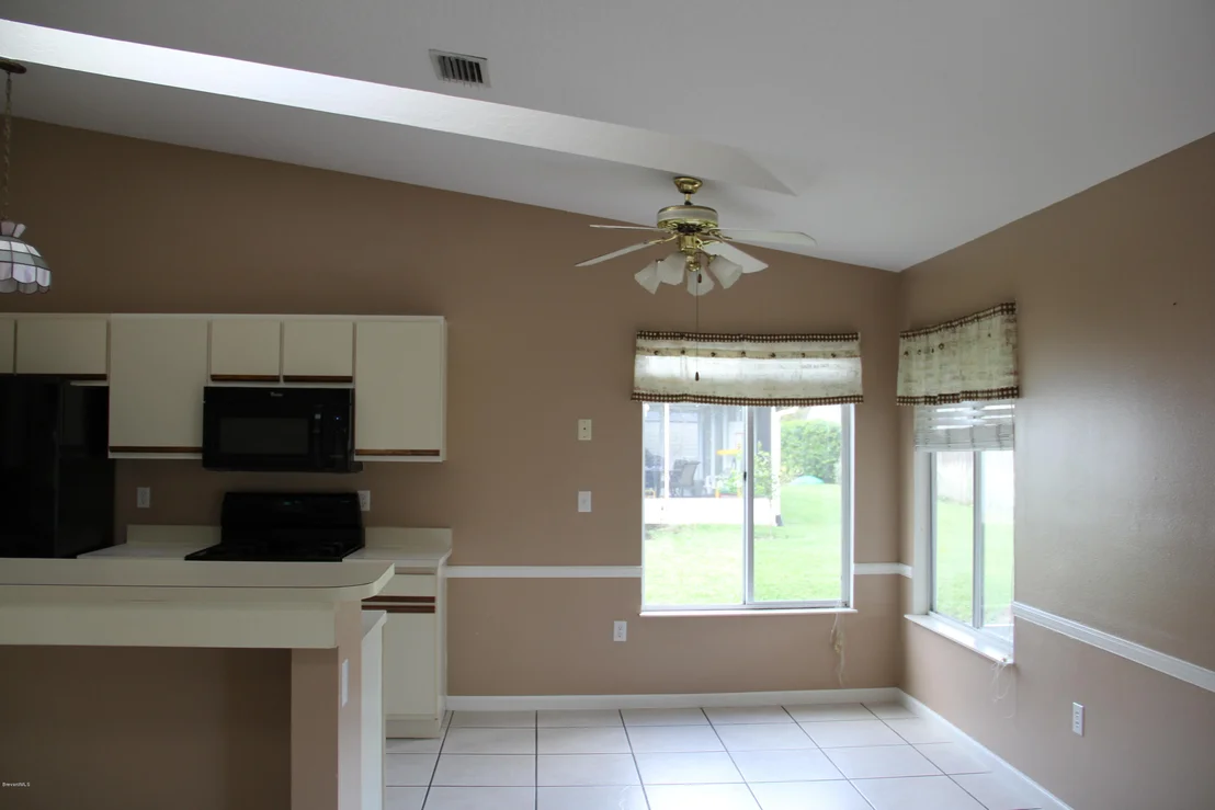 Photo of 1240 Walnut Grove Way