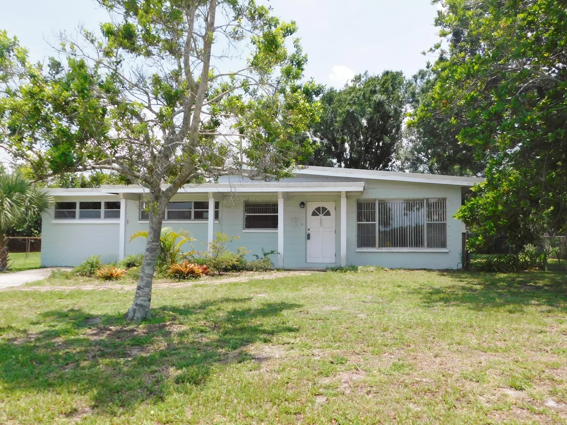 Photo of 689 Laurie Street