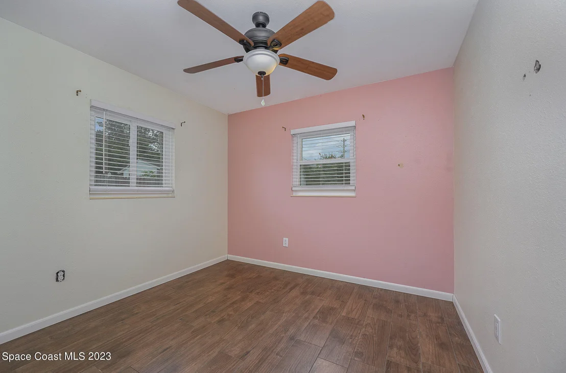 Photo of 2477 Burns Avenue