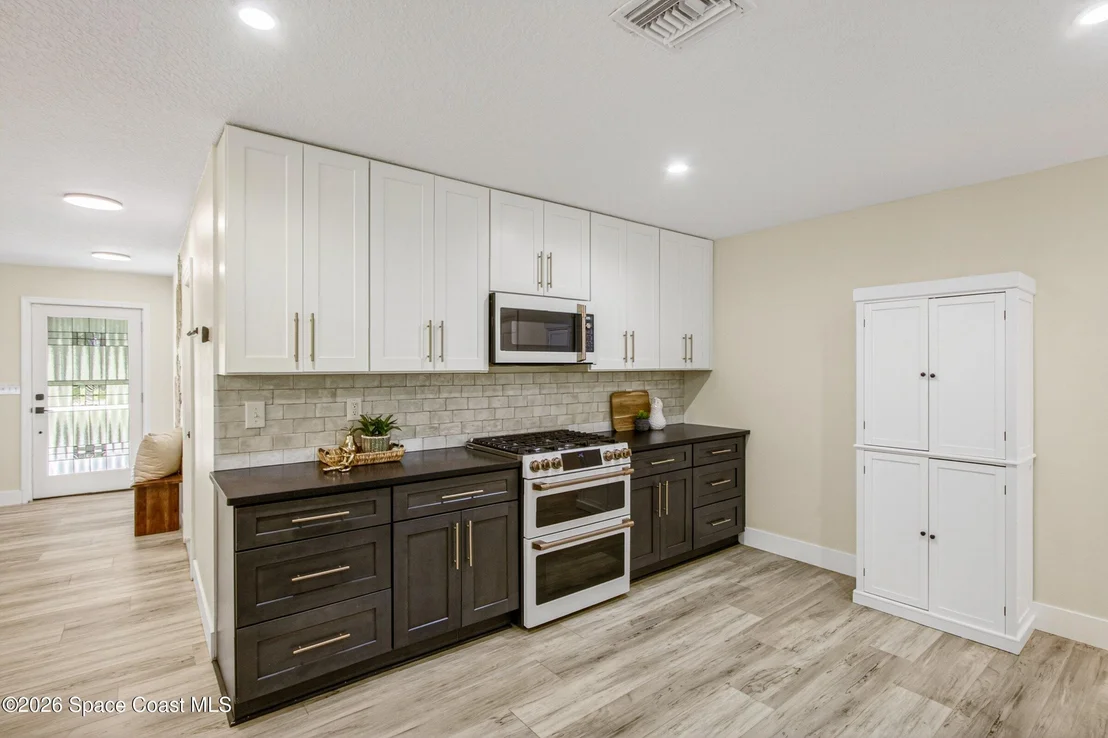 Photo of 3255 Hield Road