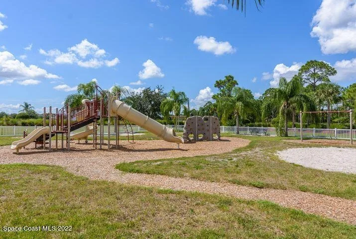 Photo of 2112 Windbrook Drive SE
