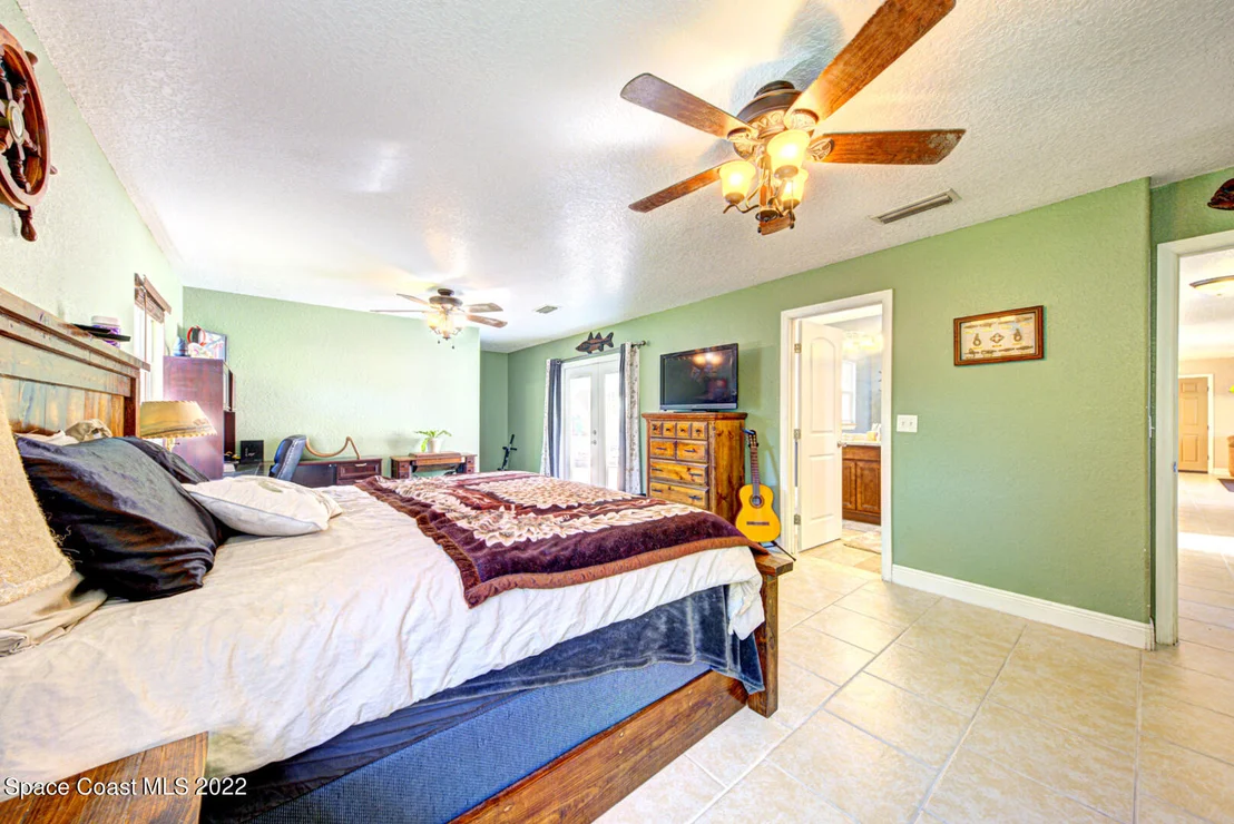 Photo of 4185 Milwaukee Avenue