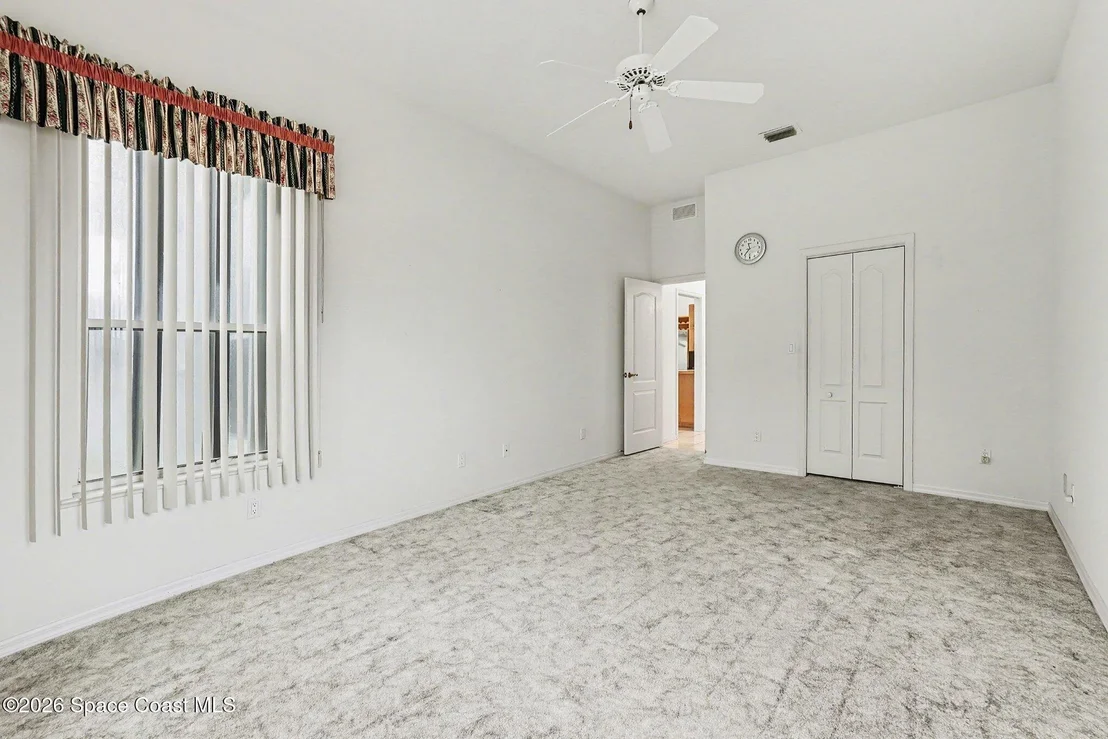 Photo of 981 Victoria Place
