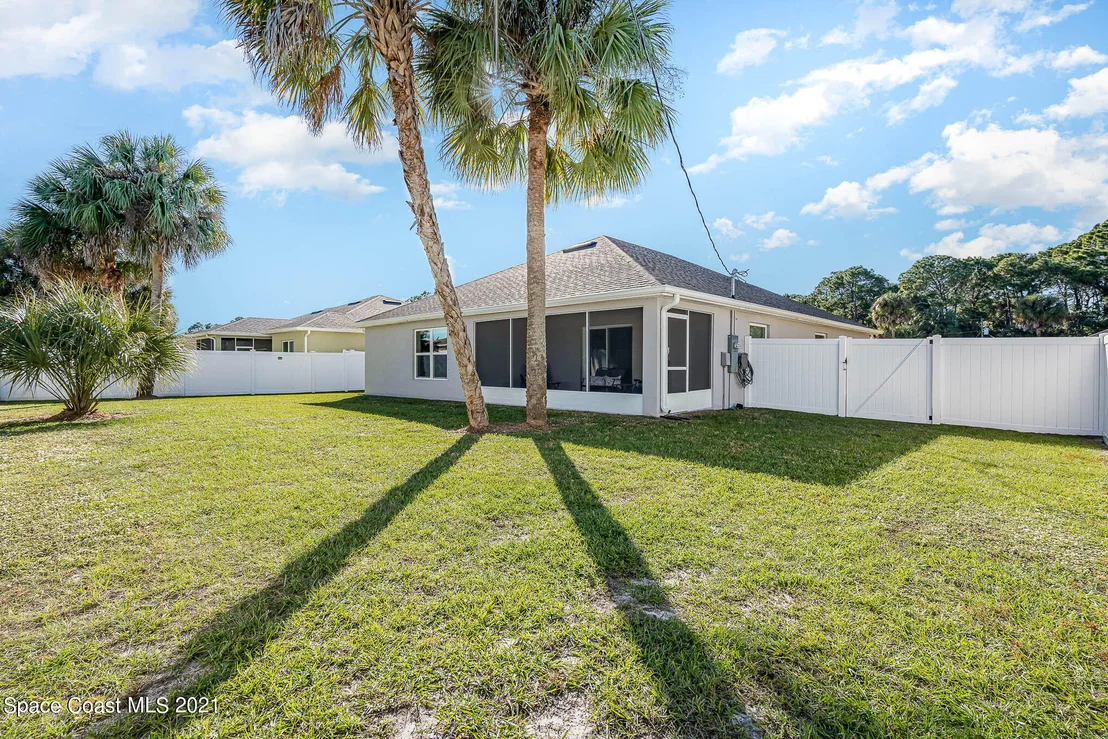 Photo of 1271 Buffing Circle SE