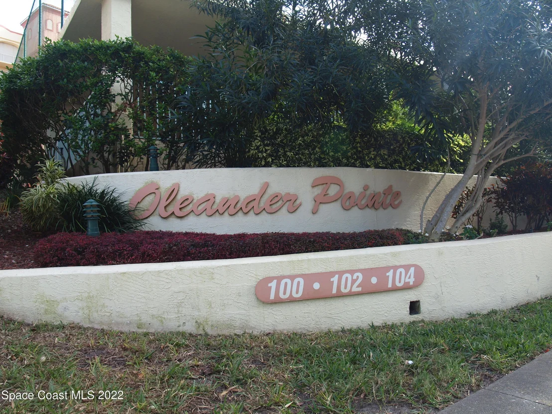 Photo of Unit 302 at 100 Riverside Drive