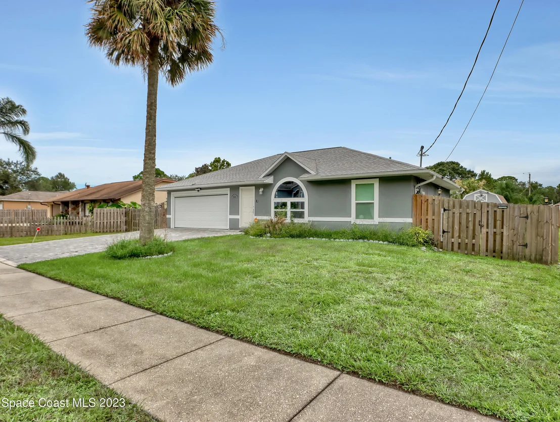 Photo of 5233 Carrick Road