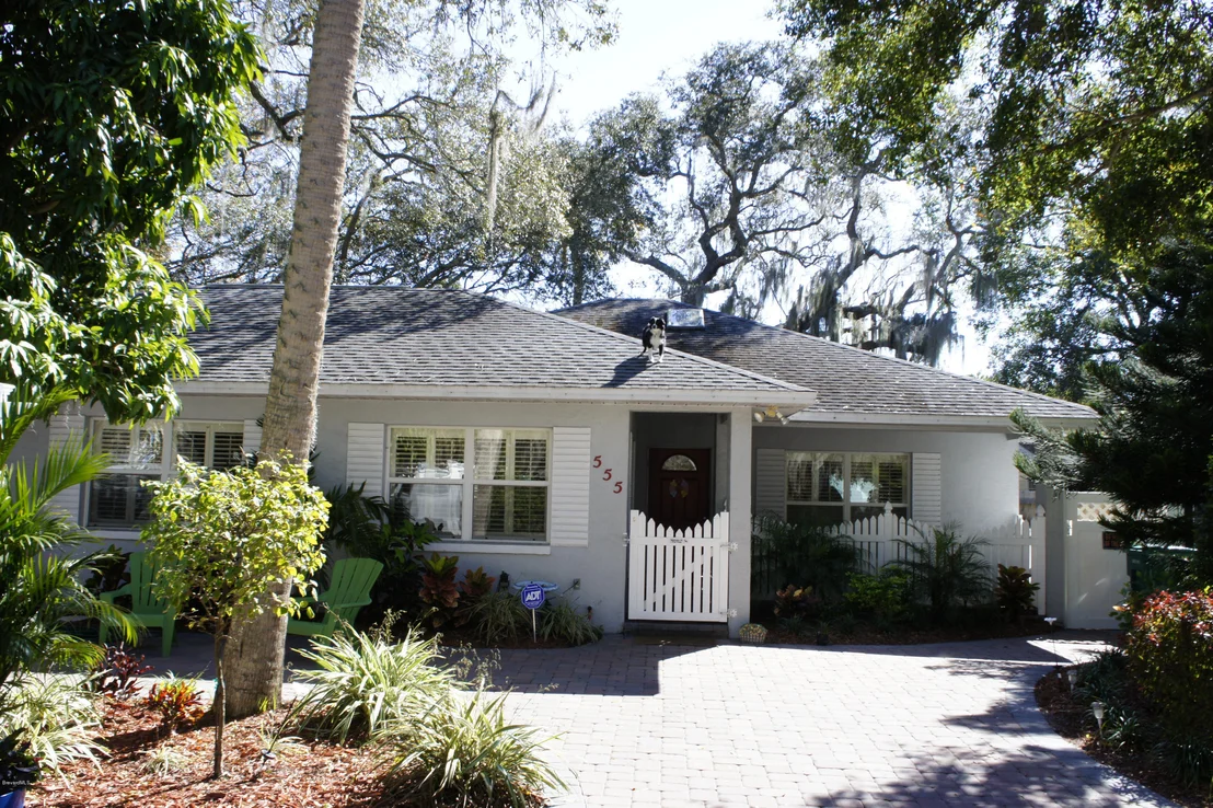 Photo of 555 Old Oak Street