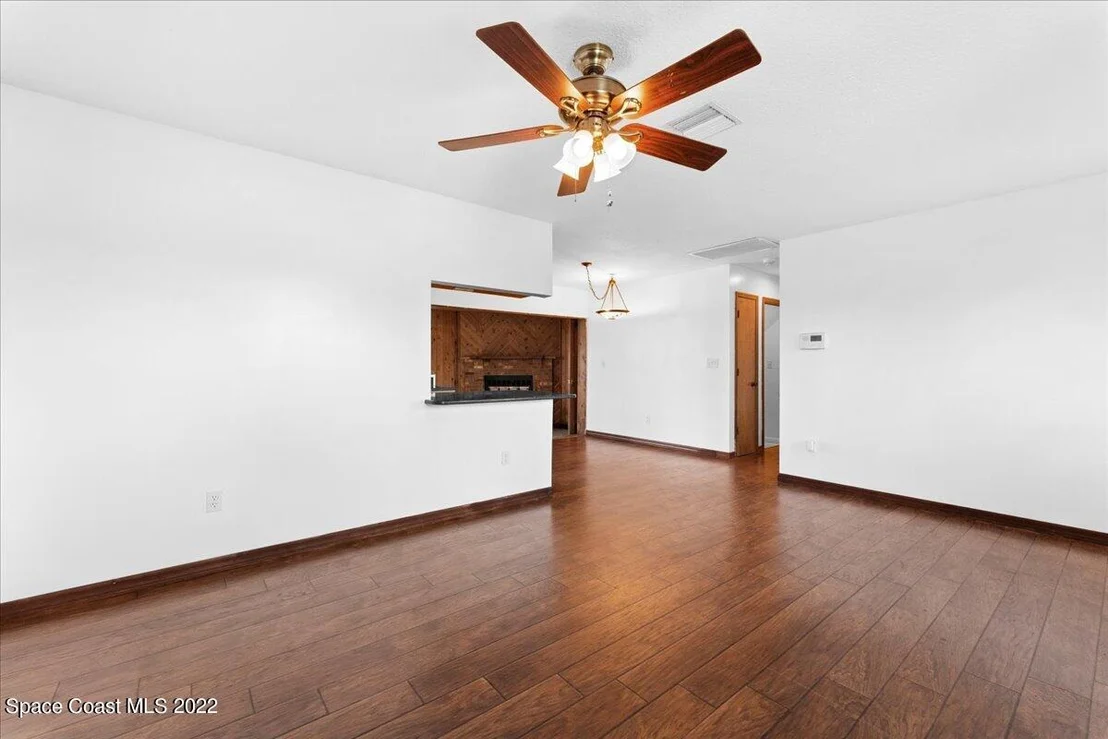 Photo of 3274 Edgewood Drive NE