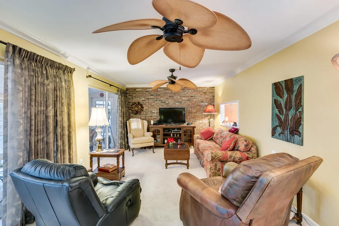 Photo of 821 Heron Road