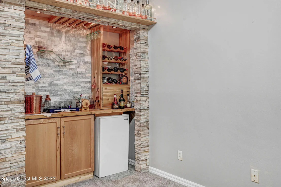 Photo of 852 Villa Drive