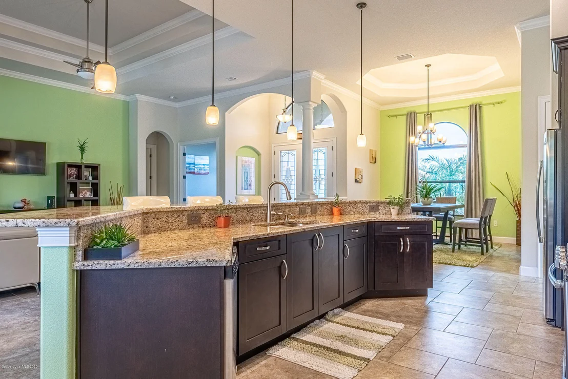 Photo of 824 Lorenza Place