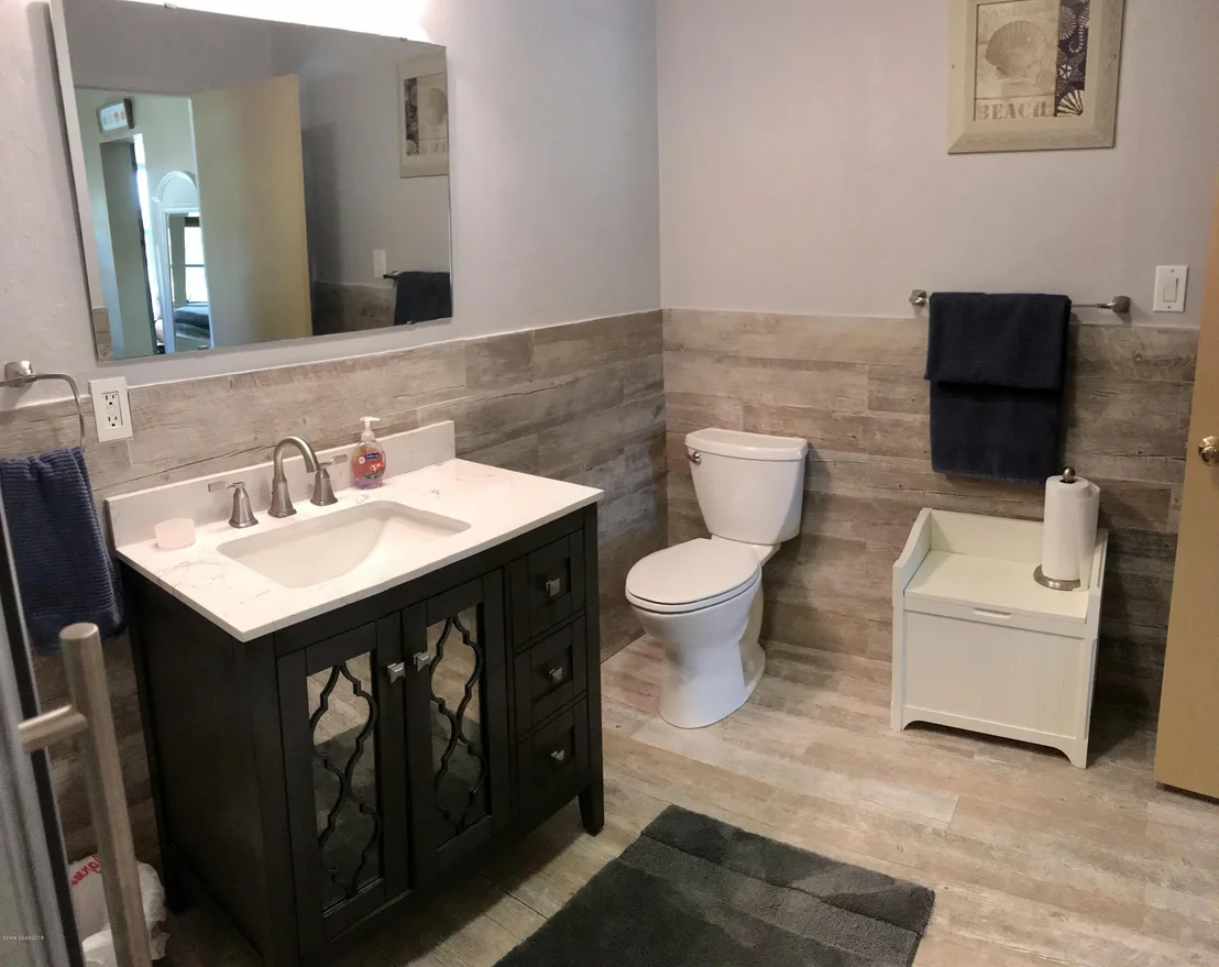 Photo of 727 Banyan Drive