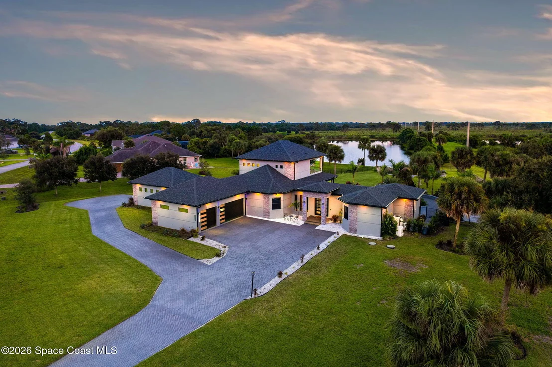 Photo of 2453 Westhorpe Drive