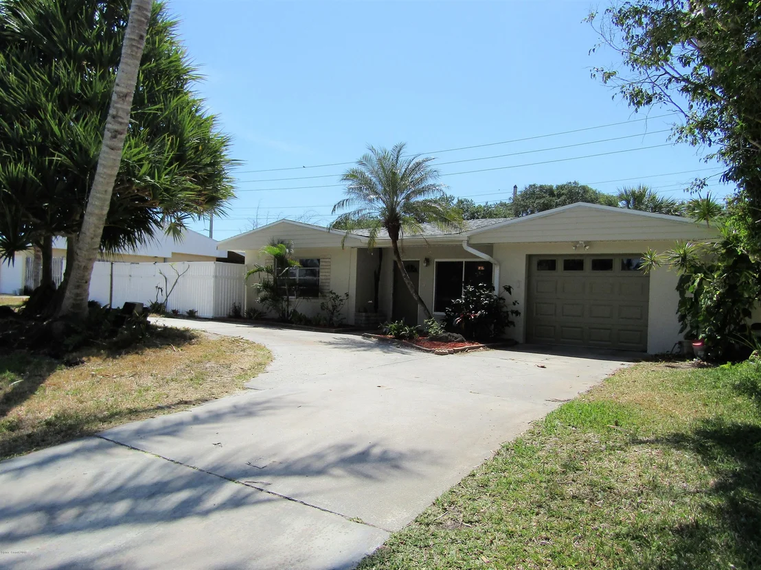 Photo of 465 Bahama Drive