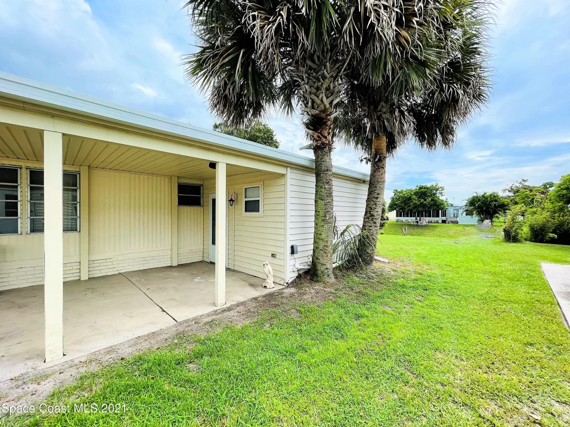 Photo of 735 Barefoot Boulevard