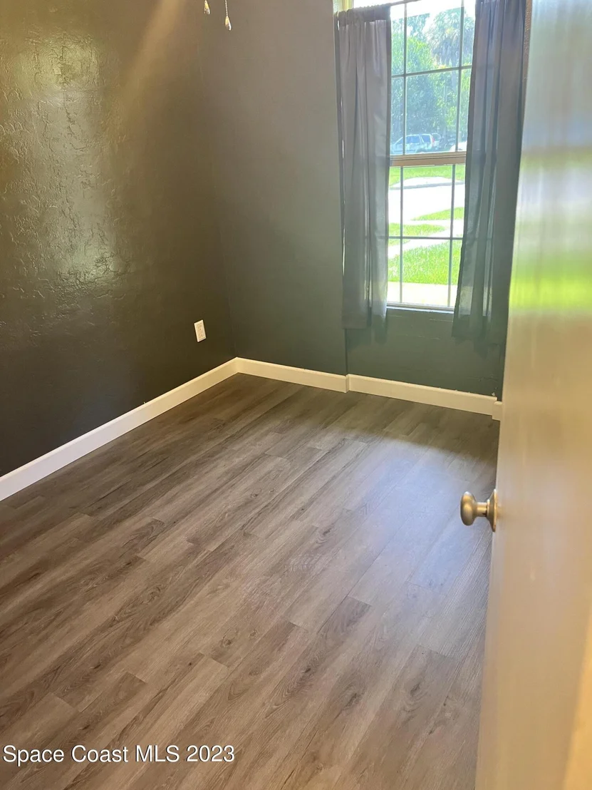 Photo of 1058 Barclay Drive