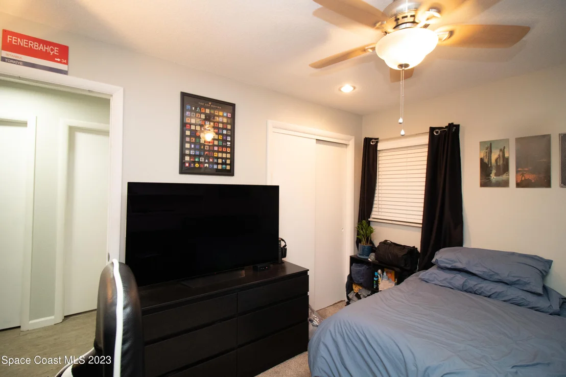Photo of 800 Mark David Boulevard