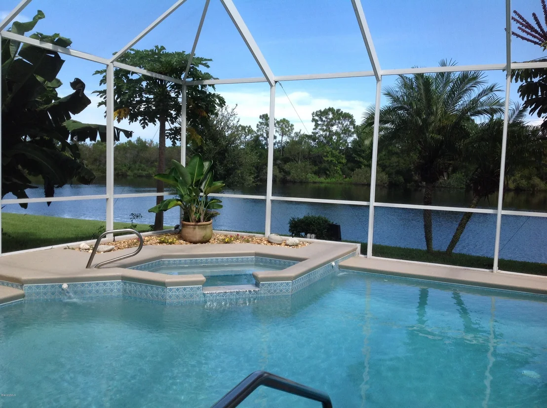 Photo of 855 CARRIAGE HILL Road