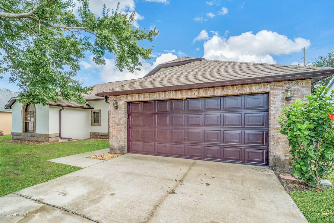 Photo of 908 Jamestown Drive