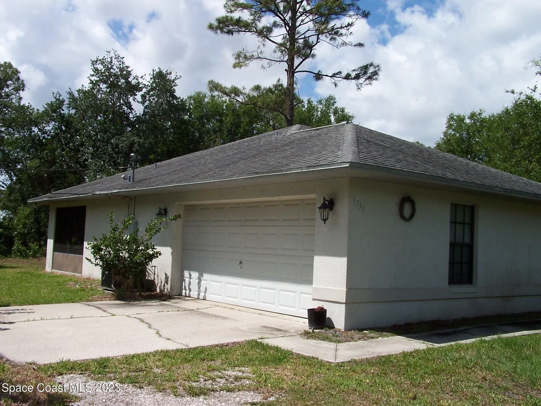 Photo of 3735 Felda Street