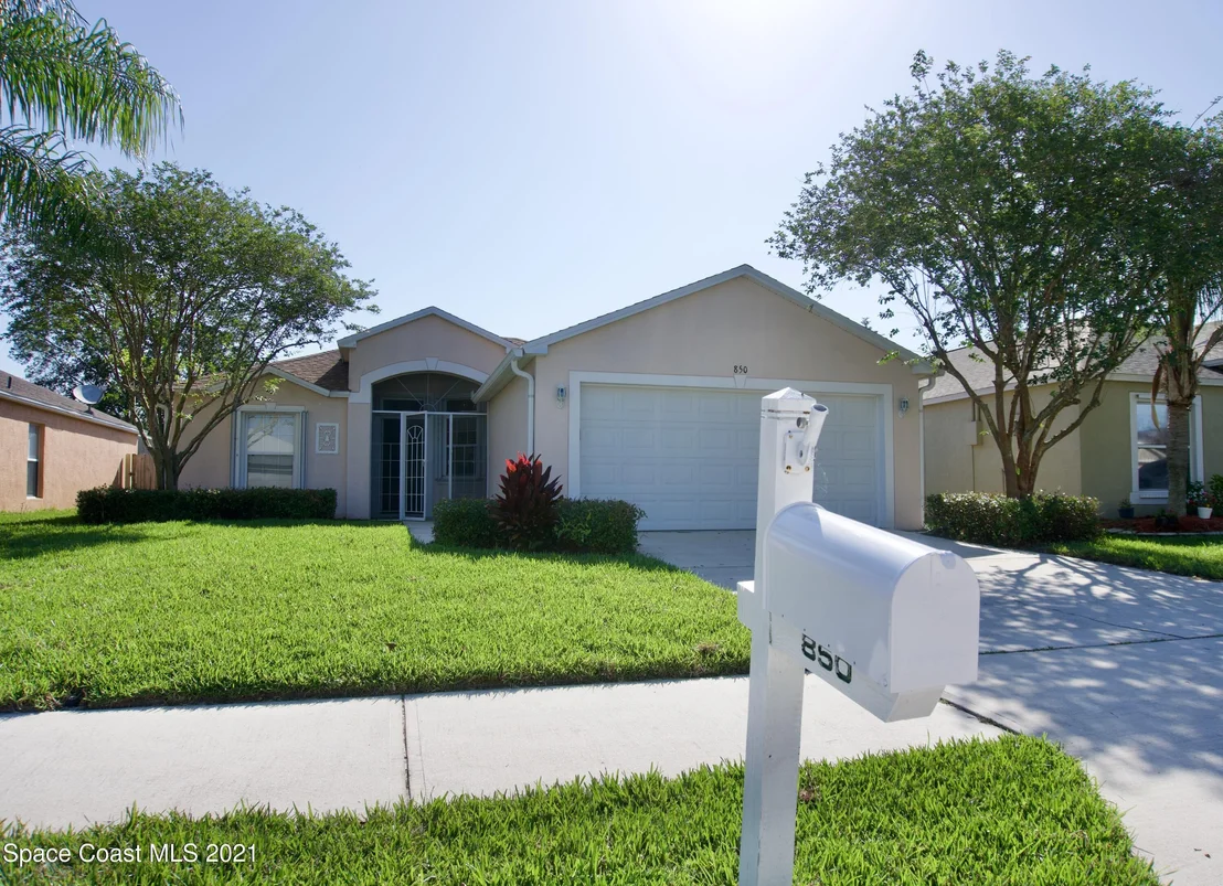Photo of 850 Wickham Lakes Drive
