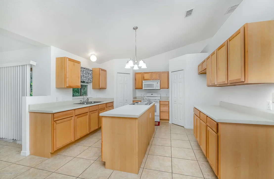 Photo of 2228 Maeve Circle