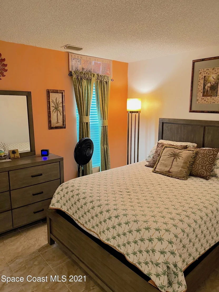 Photo of 1067 Goldenrod Circle NE