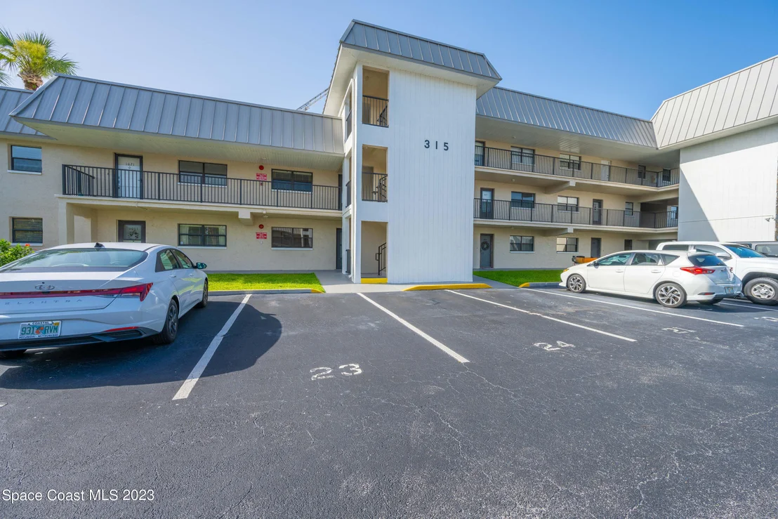 Photo of Unit 1012 at 315 Tangle Run Boulevard