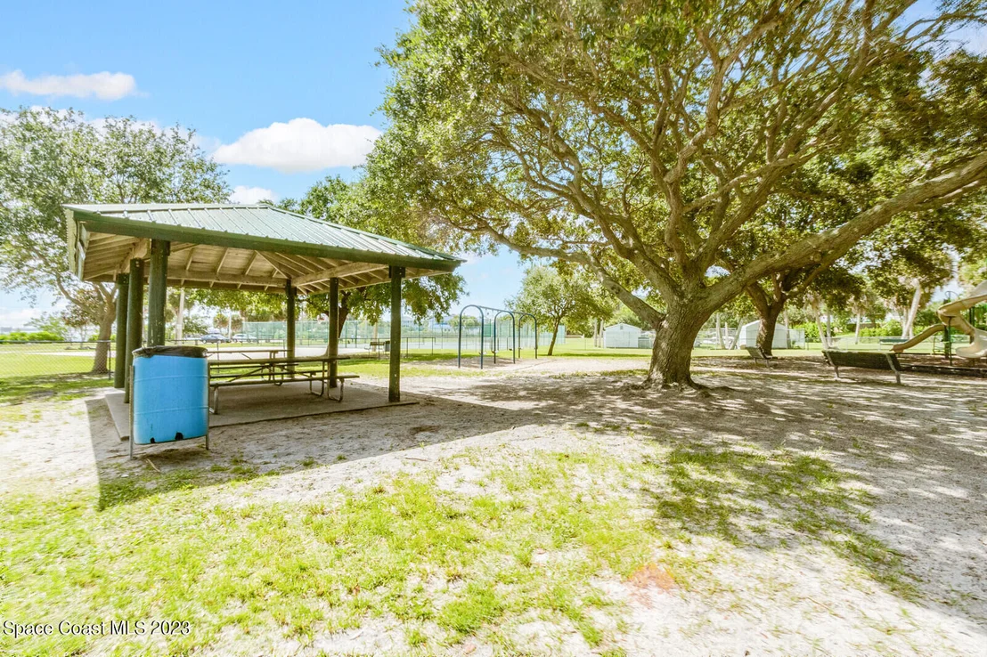 Photo of 844 W Whitmire Drive