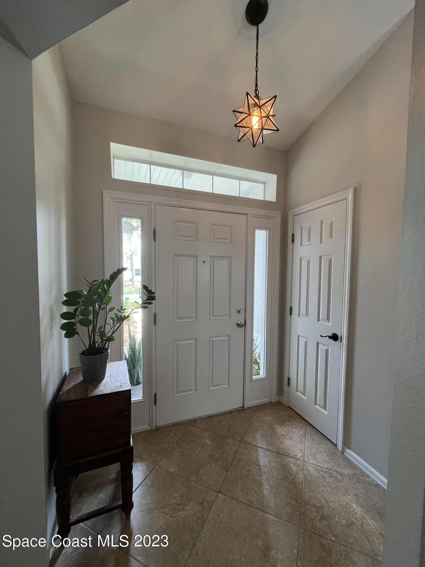 Photo of 997 Gulfstream Avenue
