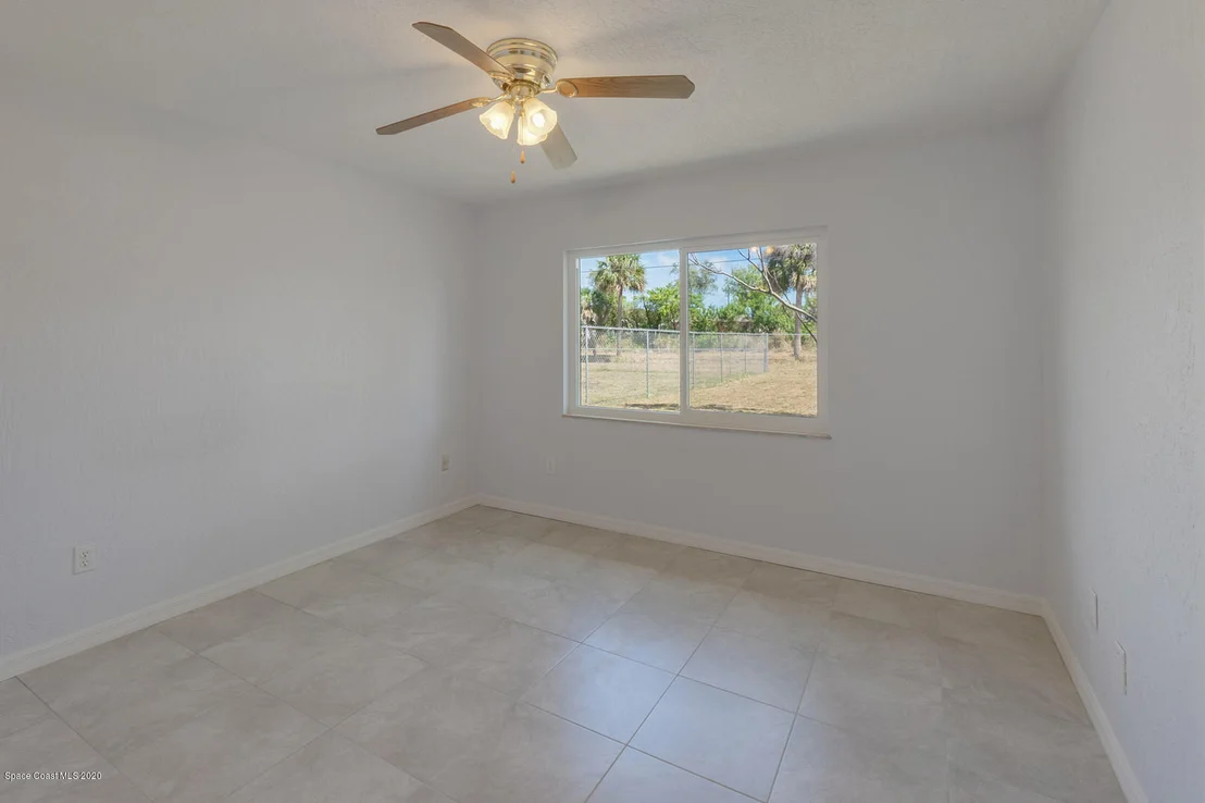 Photo of 921 Burn Drive NE