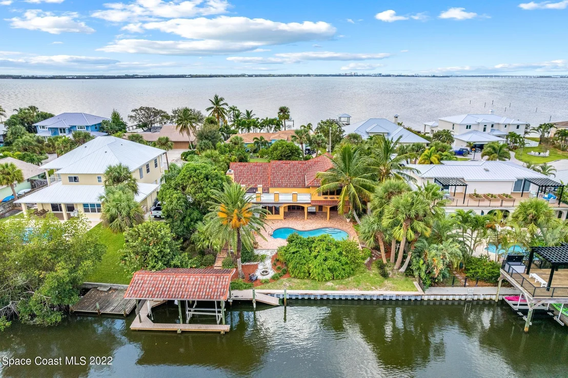 Photo of 442 Riverview Lane