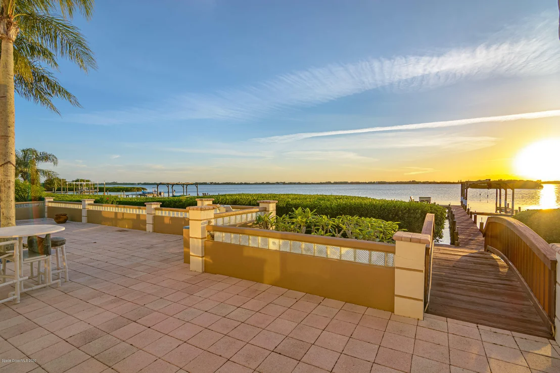 Photo of 454 Lanternback Island Drive