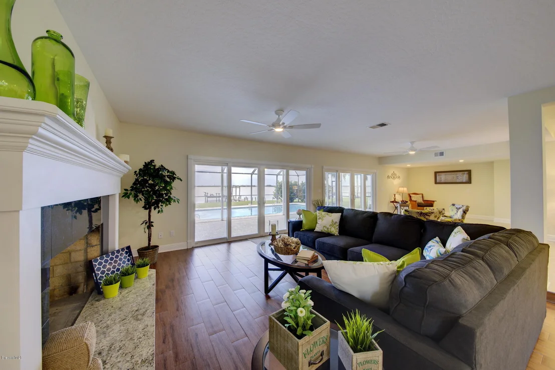 Photo of 427 Riverview Lane