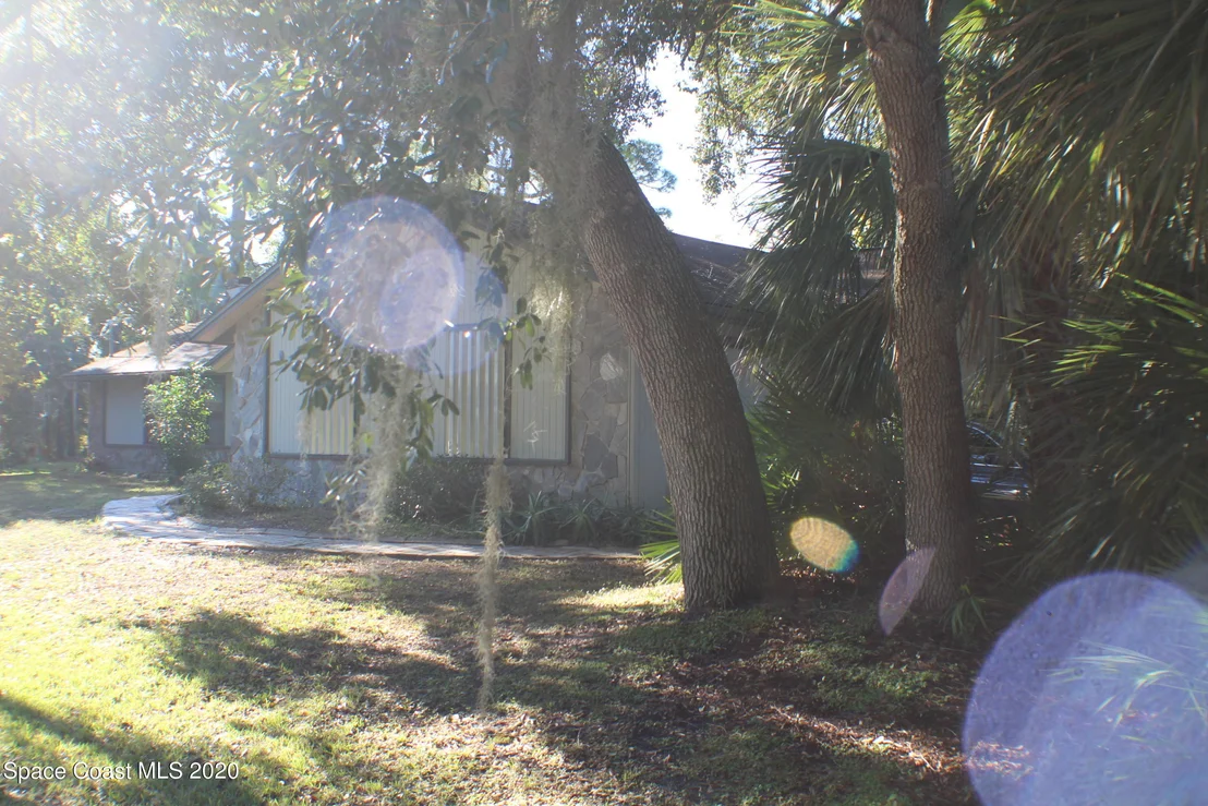 Photo of 150 Oakledge Drive