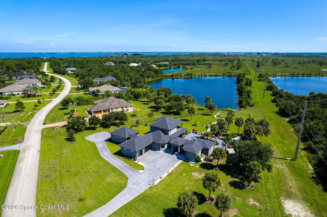 Photo of 2453 Westhorpe Drive