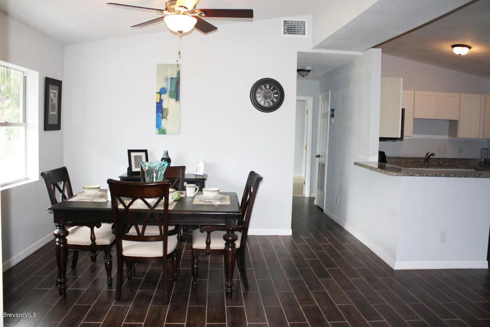 Photo of 220 Avenida Central