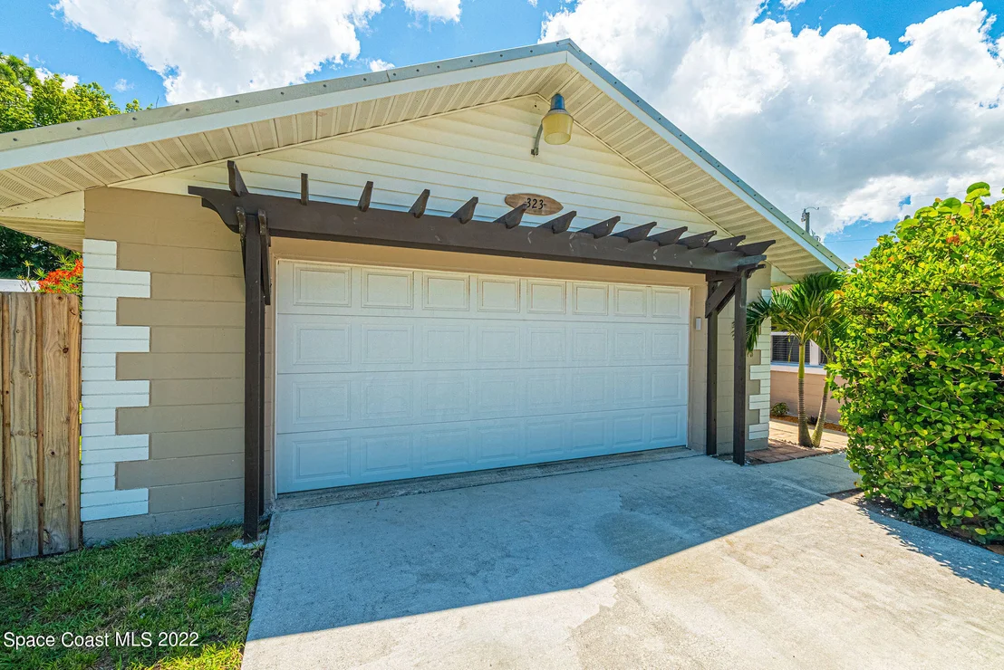 Photo of 323 Tulip Lane