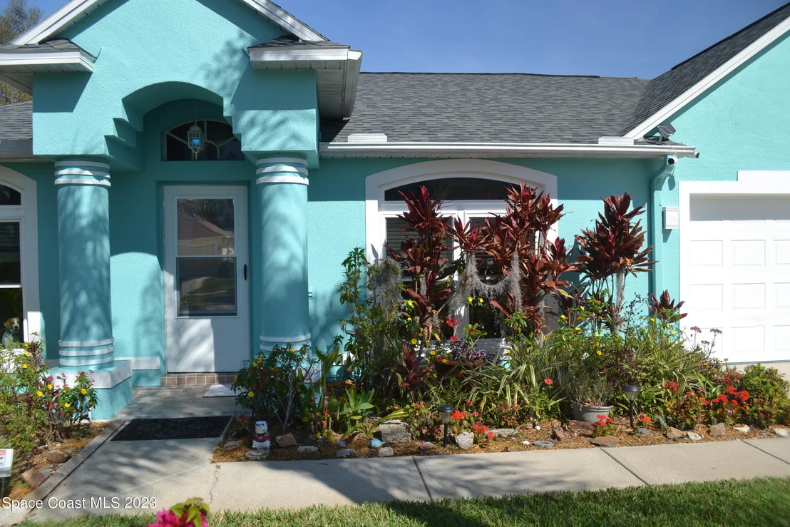 Photo of 834 Honeysuckle Drive